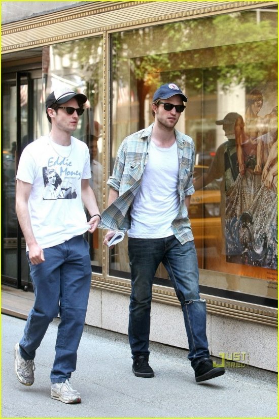 Роберт Паттинсон и Том Старридж