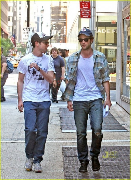 Роберт Паттинсон и Том Старридж