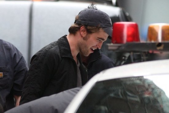 Роберт Паттинсон на съемках 