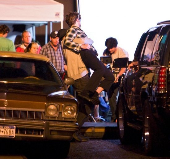 Роберт Паттинсон на съемках 