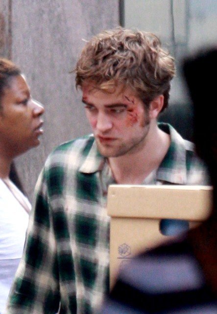 Роберт Паттинсон на съемках 