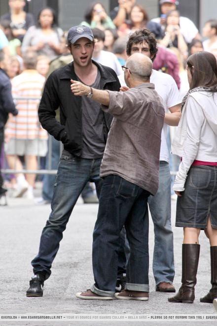 Роберт Паттинсон на съемках 