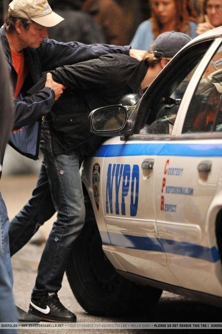 Роберт Паттинсон на съемках 