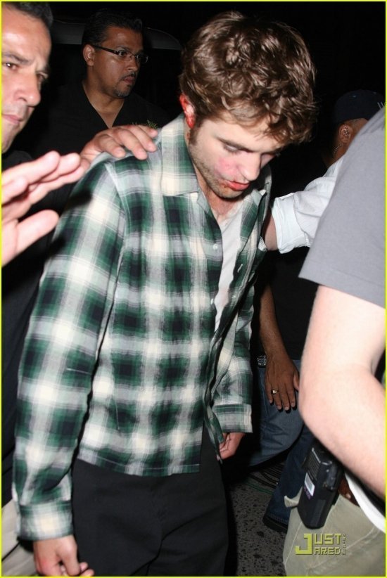 Роберт Паттинсон на съемках 