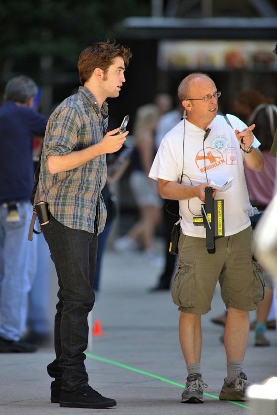 Роберт Паттинсон на съемках 