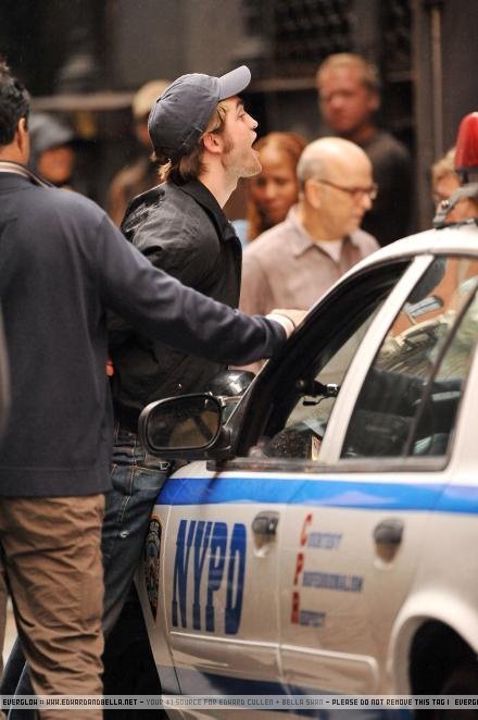 Роберт Паттинсон на съемках 