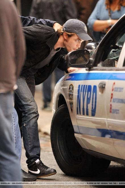 Роберт Паттинсон на съемках 