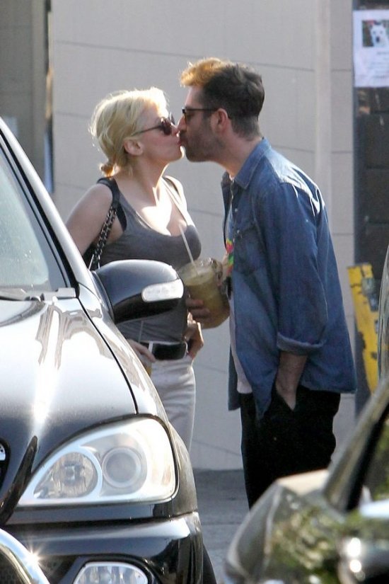 Роуз МакГоун