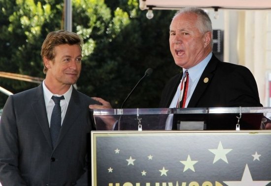 Саймон Бейкер