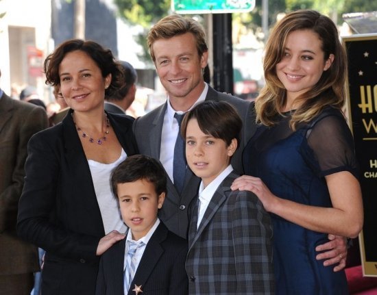 Саймон Бейкер