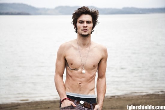 Шайло Фернандес