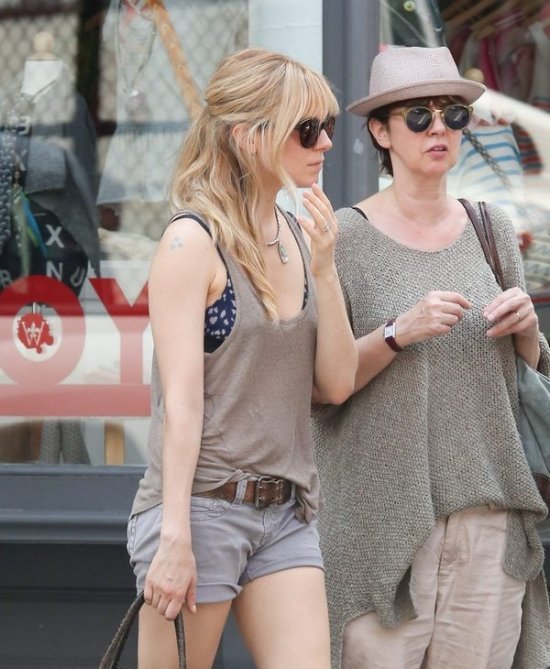 Сиенна Миллер