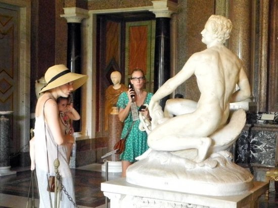 Сиенна Миллер