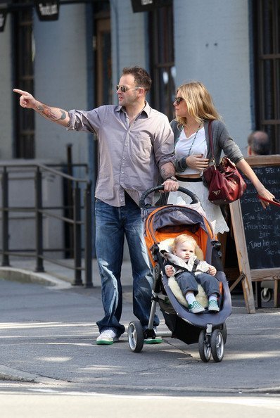 Сиенна Миллер и Джонни Ли Миллер