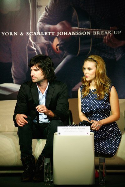 Скарлетт Йоханссон и Пит Йорн