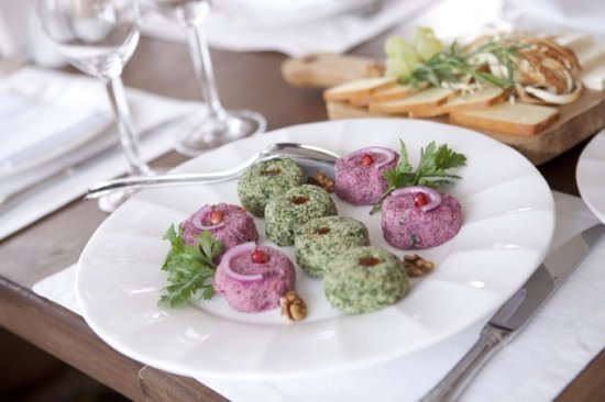 Тина Канделаки