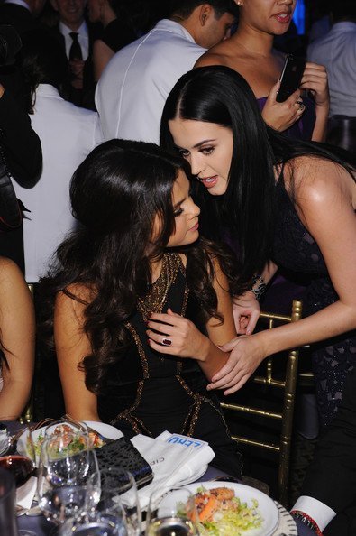 UNICEF Snowflake Ball