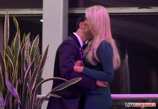 Виктория Лопырева