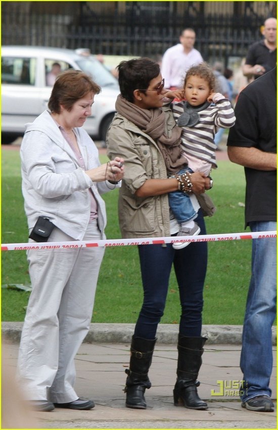 Холли Берри