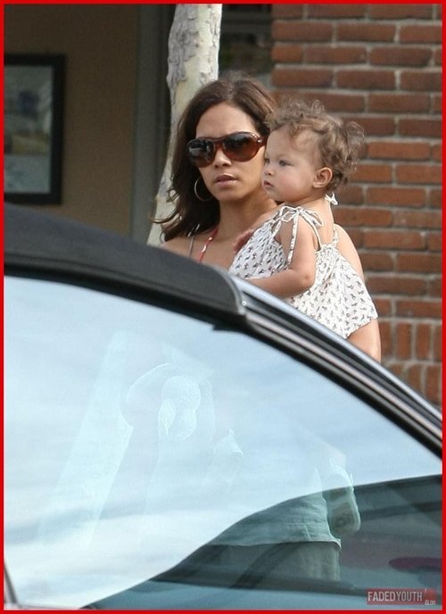 Холли Берри с дочкой Налой