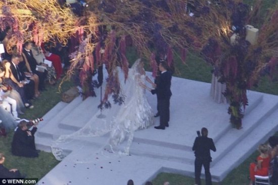 Холли Вэланс