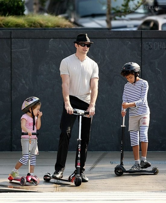 Хью Джекман с детьми