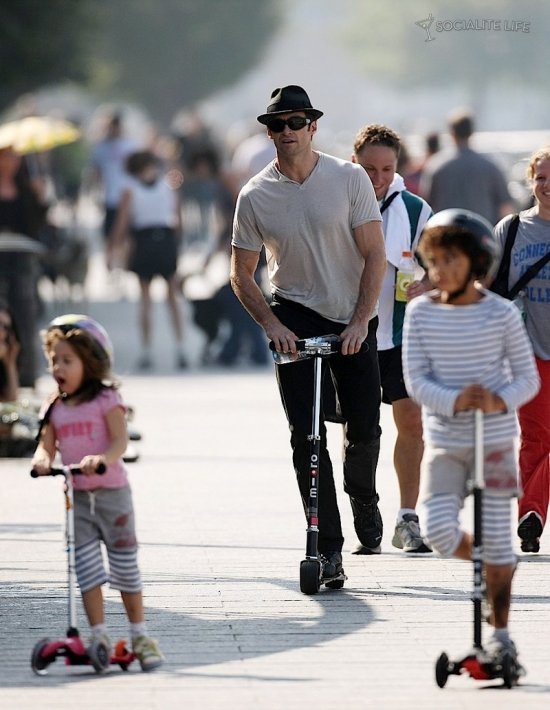 Хью Джекман с детьми