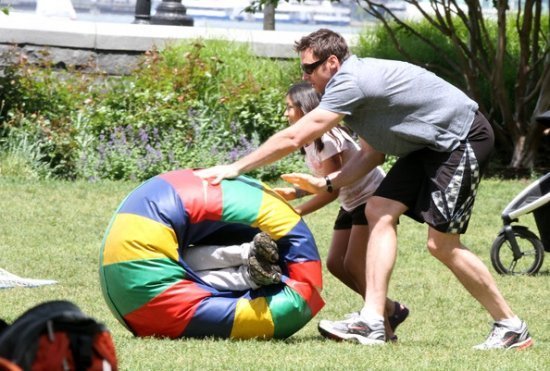 Хью Джекмен и Ава