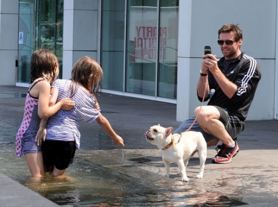 Хью Джекмен и Ава