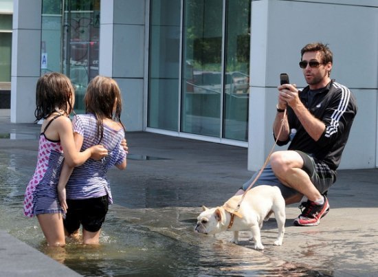 Хью Джекмен и Ава