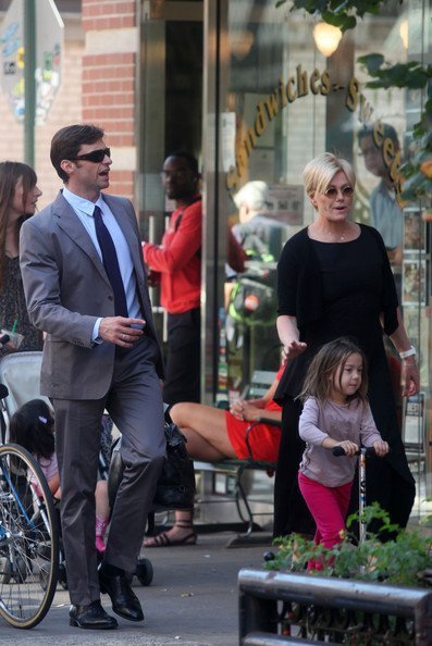 Хью Джекмен с семьей