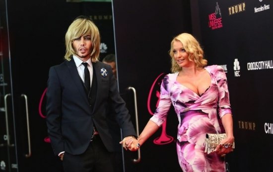 Зверев и Волочкова красуются перед публикой