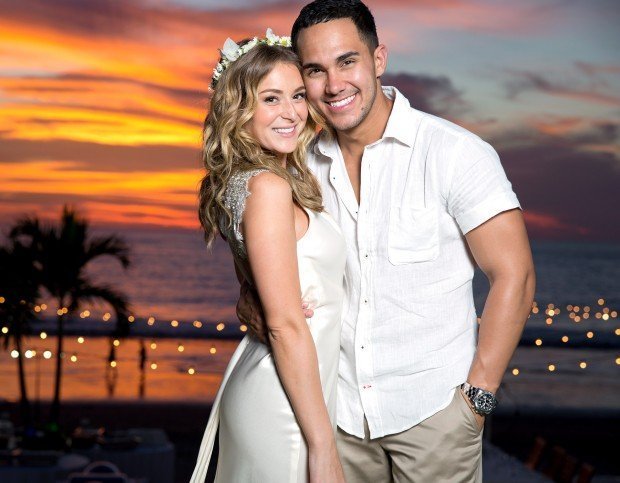 1389207229_alexa-vega-carlos-pena-wedding-zoom