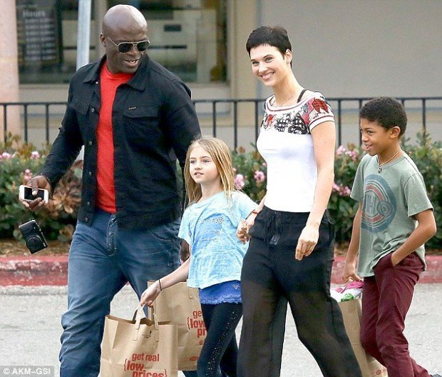 article-0-1B1508A800000578-971_634x540