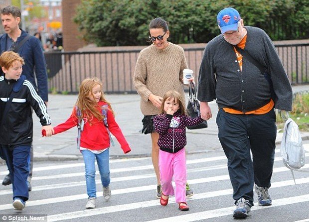 article-2333727-1A13F4D8000005DC-995_634x457