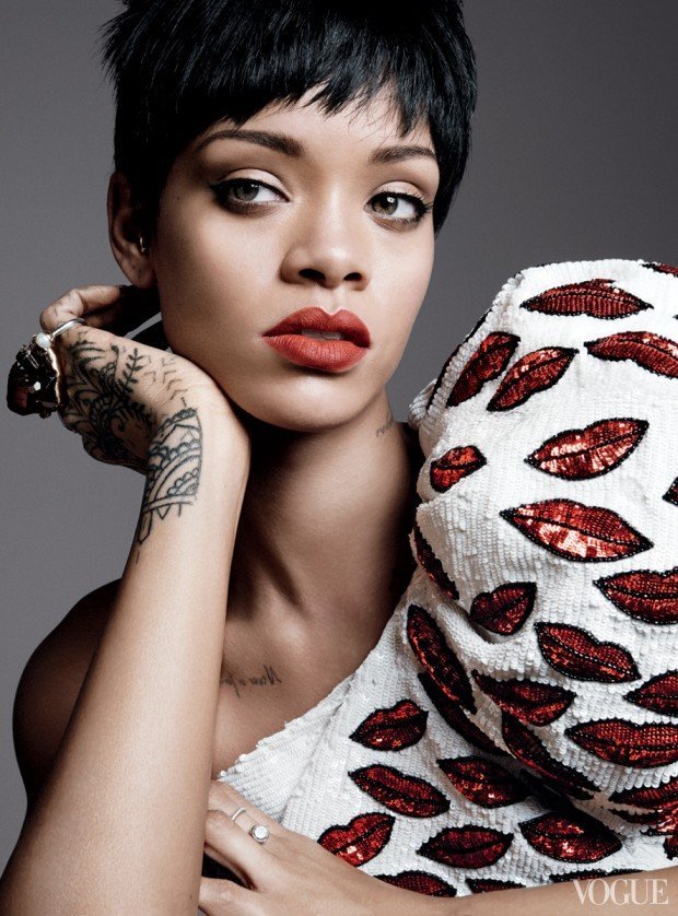 rihanna-cover-story-02_170657678611