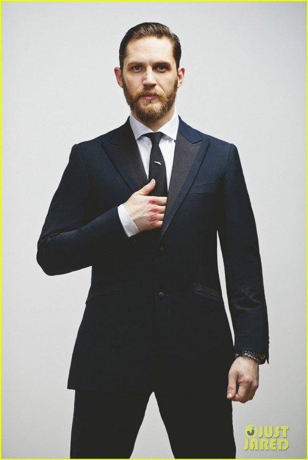 tom-hardy-strips-down-shirtless-for-esquire-01