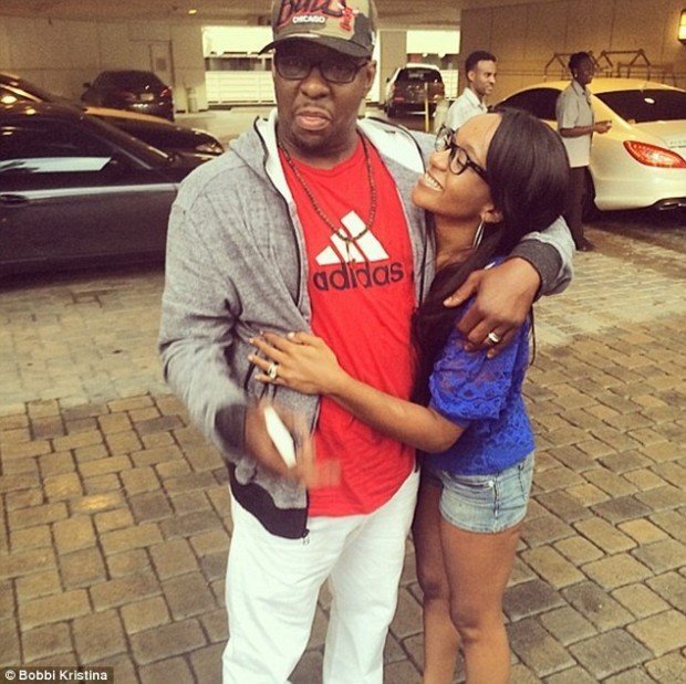 article-2659139-1ED189F000000578-488_634x633