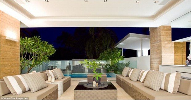 1409268315659_wps_60_Kim_and_Ines_Ledger_selli