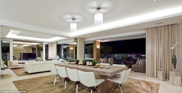 1409268322188_wps_61_Kim_and_Ines_Ledger_selli