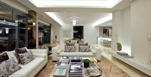 1409268329841_wps_62_Kim_and_Ines_Ledger_selli