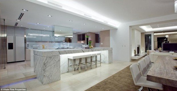 1409268337793_wps_63_Kim_and_Ines_Ledger_selli