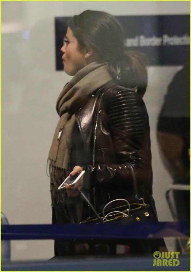 Exclusive... Orlando Bloom & Selena Gomez Depart From LAX At The Same Time