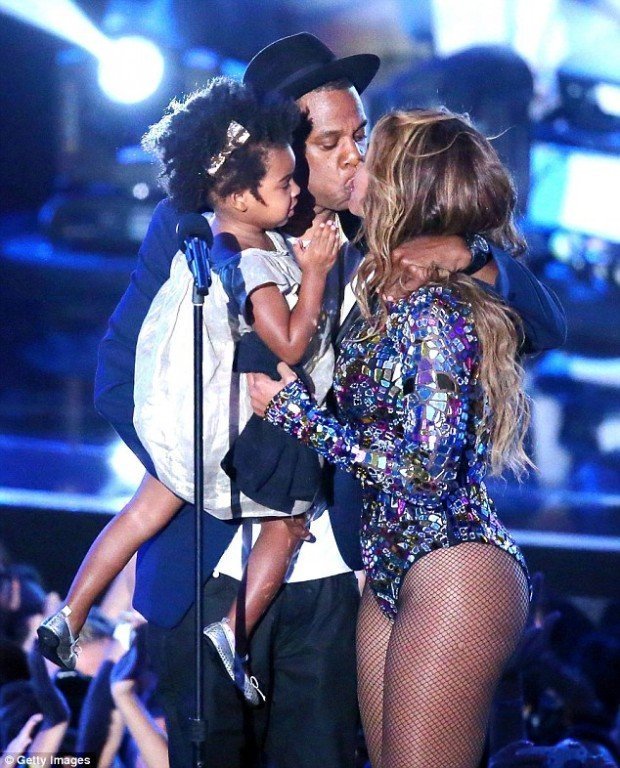 2355691800000578-2842631-image-5_1416497471456