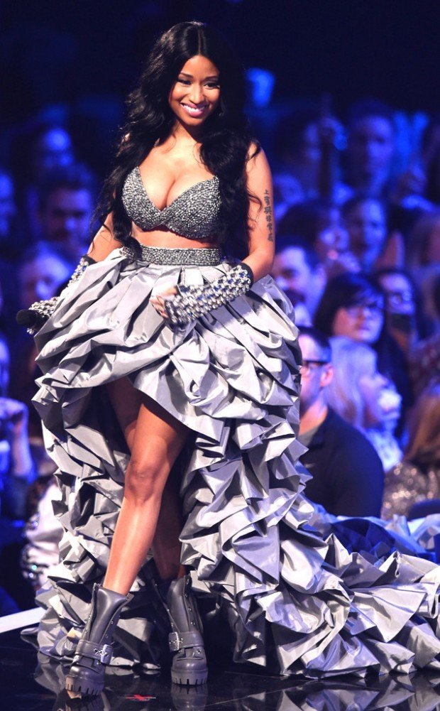 rs_634x1024-141109122352-634.Nicki-Minaj-On-Stage-MTV-EMA.jl.110914