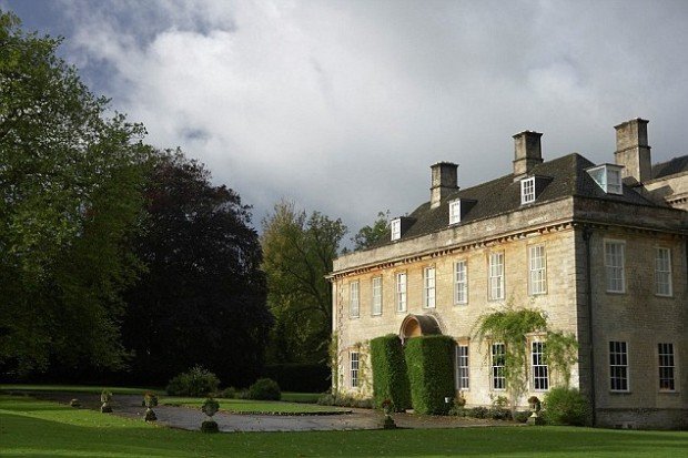 0E8B942300000578-0-image-a-2_1418607364413