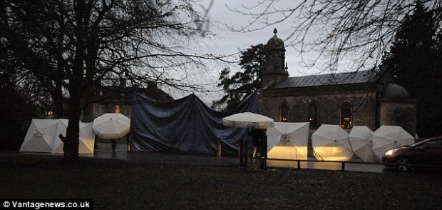 24124FF000000578-2874873-image-a-14_1418664016457