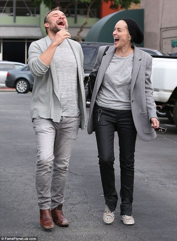 242D776800000578-2881564-image-a-64_1419058904257