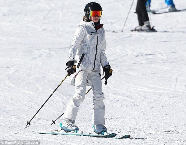 2451BF7900000578-2890530-image-m-103_1419893186523