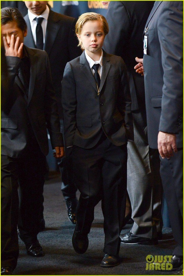 brad-pitt-brings-family-to-unbroken-hollywood-premiere-15